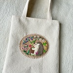 【再販】コットンリネンと刺繍のハリネズミのトートバッグ　