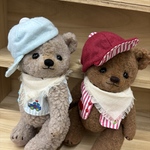 ハンドメイド　双子ツインズクマ🐻さんキャップ帽子🧢とベストを着たをブラウンテディベア風クマさん🧸ぬいぐるみ　仲良しボーイズ