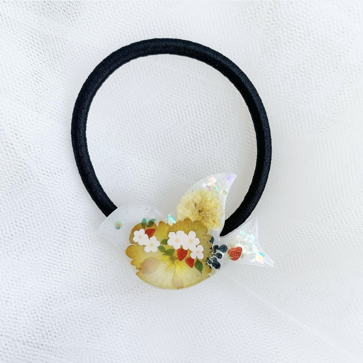 ひなた様お取置きです。レジンヘアゴム お花とわんちゃんNo.440 ひなた