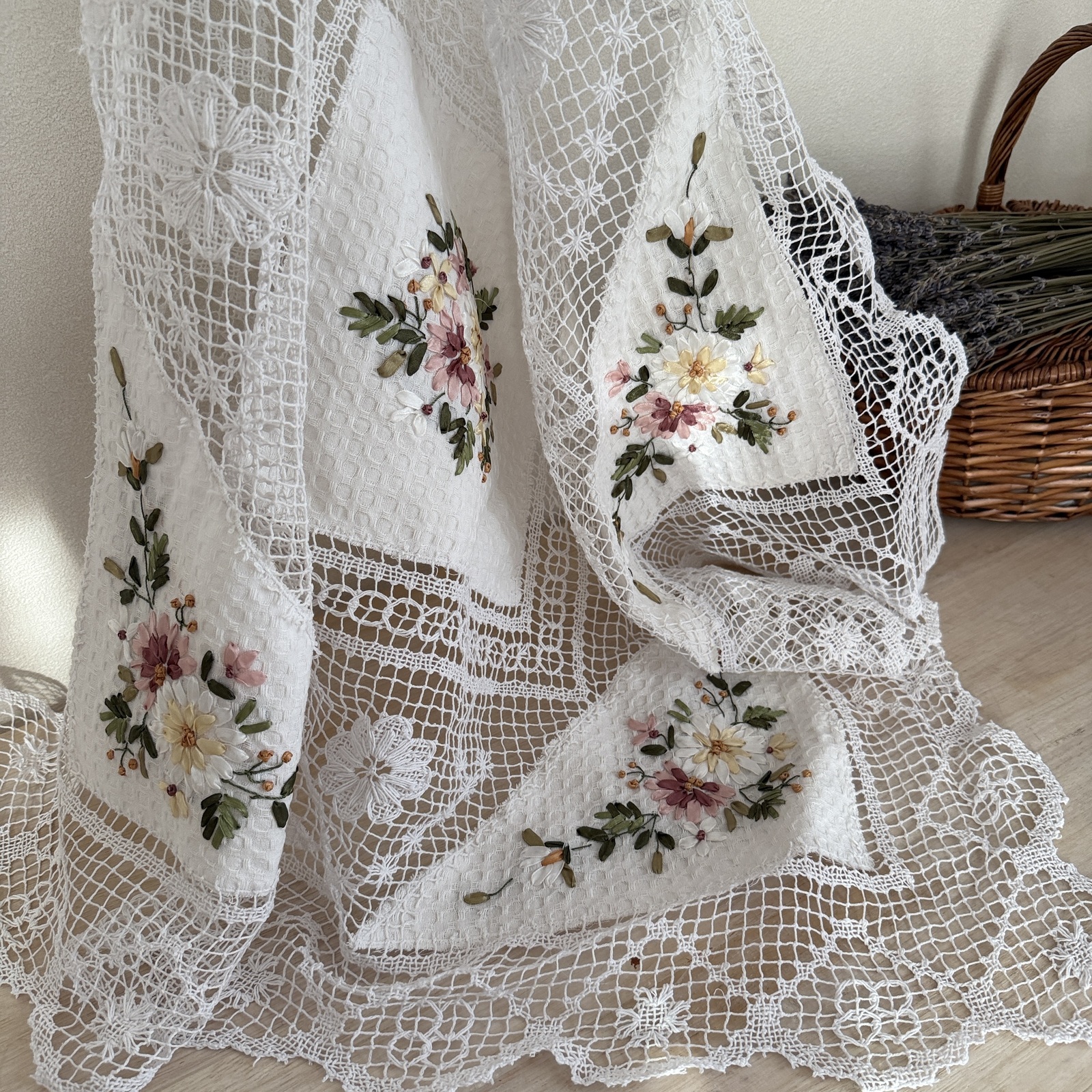 フランスアンティーク風 テーブルクロス リネン白系刺繍 シャドー