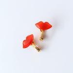 ひとさじの色気を纏う ― カーネリアンのリップイヤリング / ピアス