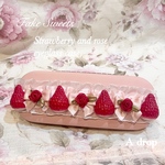苺と薔薇のメガネケース