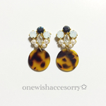 丸型べっ甲×パール&ビジューのピアス