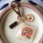 沖縄そばの袋麺キーホルダー【沖縄スーパーのアレやコレシリーズ】