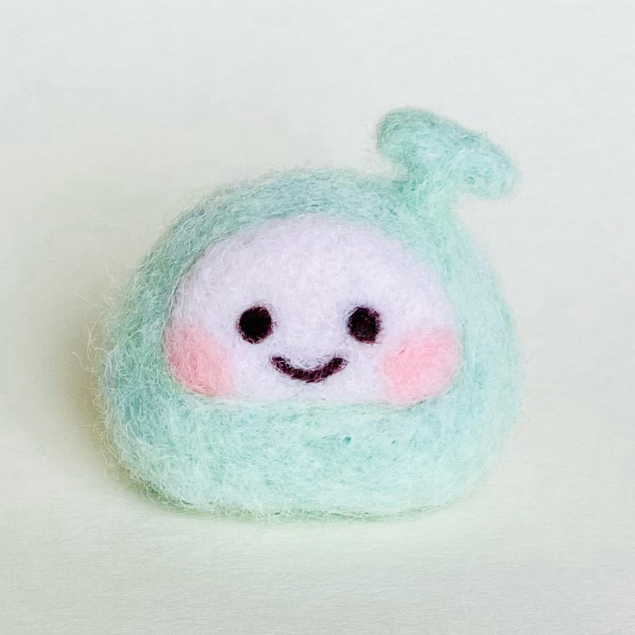 てるてる坊主 さんと仲良し カタツムリ の マスコット / 羊毛フェルト