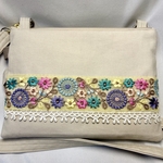 大人可愛い上品なサコッシュ　ポーチ　スマホショルダー　ポシェット　インド刺繍リボン　ギフトにも最適　中仕切りポーチサービス  ベージュ