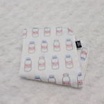 ２７０７．大人可愛い　MILK柄の４重ガーゼハンカチ　牛乳ビン　再販