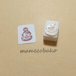 おだんごおんなのこ スイカ食べるよ：消しゴムはんこ。