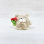 ねこさんのあみぐるみ｜お気に入りのお昼寝場所にあかいお花を一輪✿
