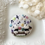 ミニ刺繍ブローチ   no.455①