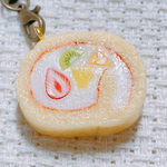 【NEW】フルーツロールケーキ🍰ストラップ