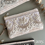 夏限定✨ノベルティプレゼント♡インド刺繍リボン バスケットファブリックポーチ①アイボリー　用途いろいろ！便利なサイズ 20cmファスナー フラットポーチ  