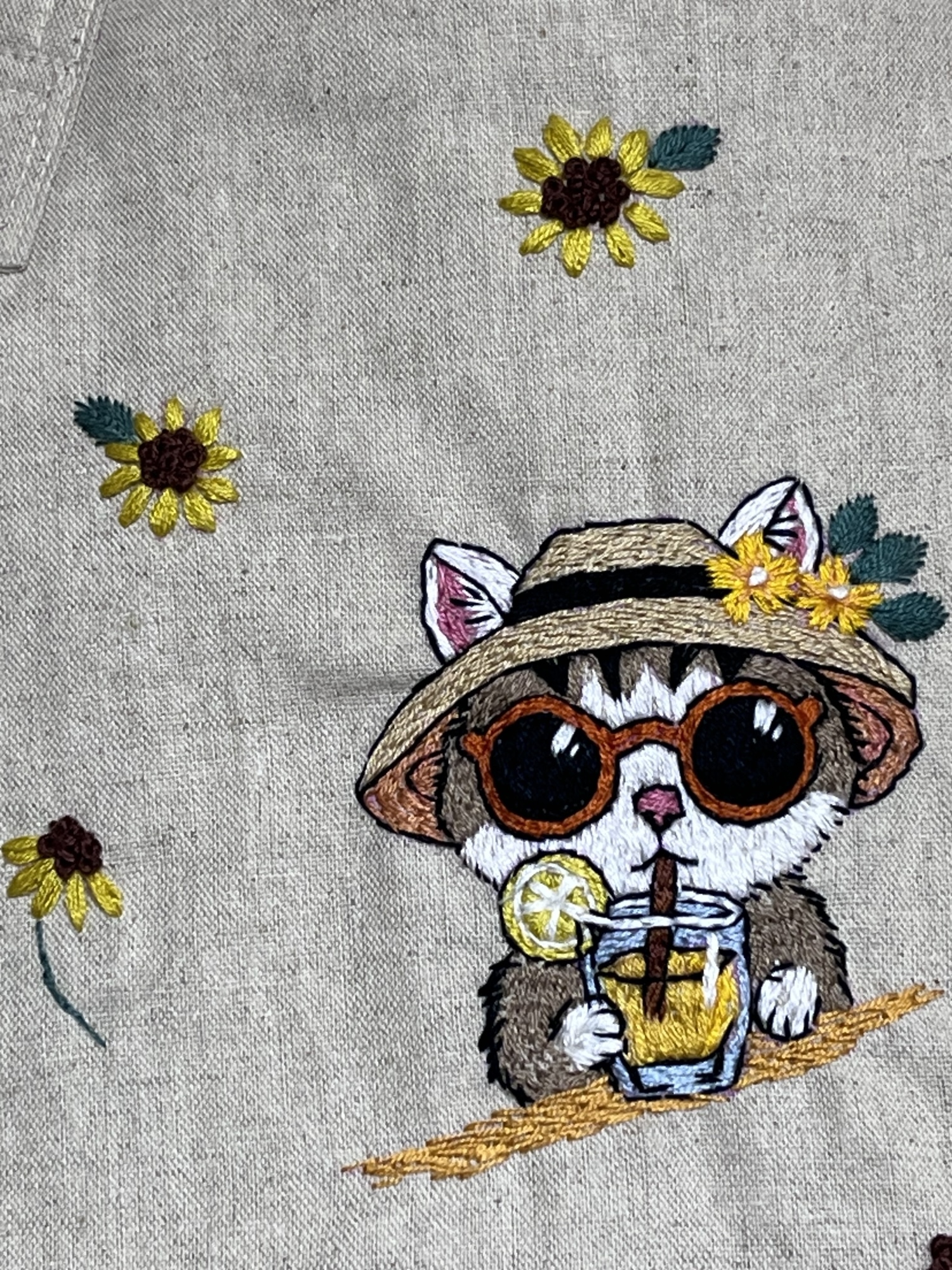 手刺繍のトートバッグ+夏の休暇中+サングラスを付けたねこちゃん+
