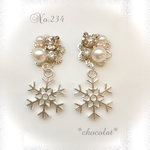 雪の結晶の冬ピアス