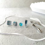 spice＊blue / 2way ハンドメイドアクセサリー レジンアクセサリー 金属アレルギー対応 ネオンカラー 小ぶり スパイス 差し色