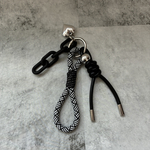 Noir Heart🖤　黒好きさんへ送る大人のチャームキーホルダー　バッグチャーム　パラコード　キーホルダー