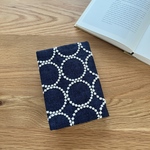 文庫本 カバー   タンバリン　ネイビー　ミナペルホネン の 刺繍生地　ブックカバー　mina perhonen tambourine