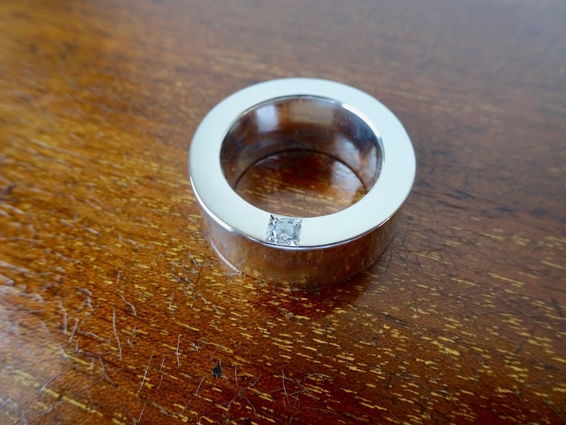 仁尾彫金『一つ星ダイヤ、幅1cm、厚み4mm、平打リング』ハンドメイド