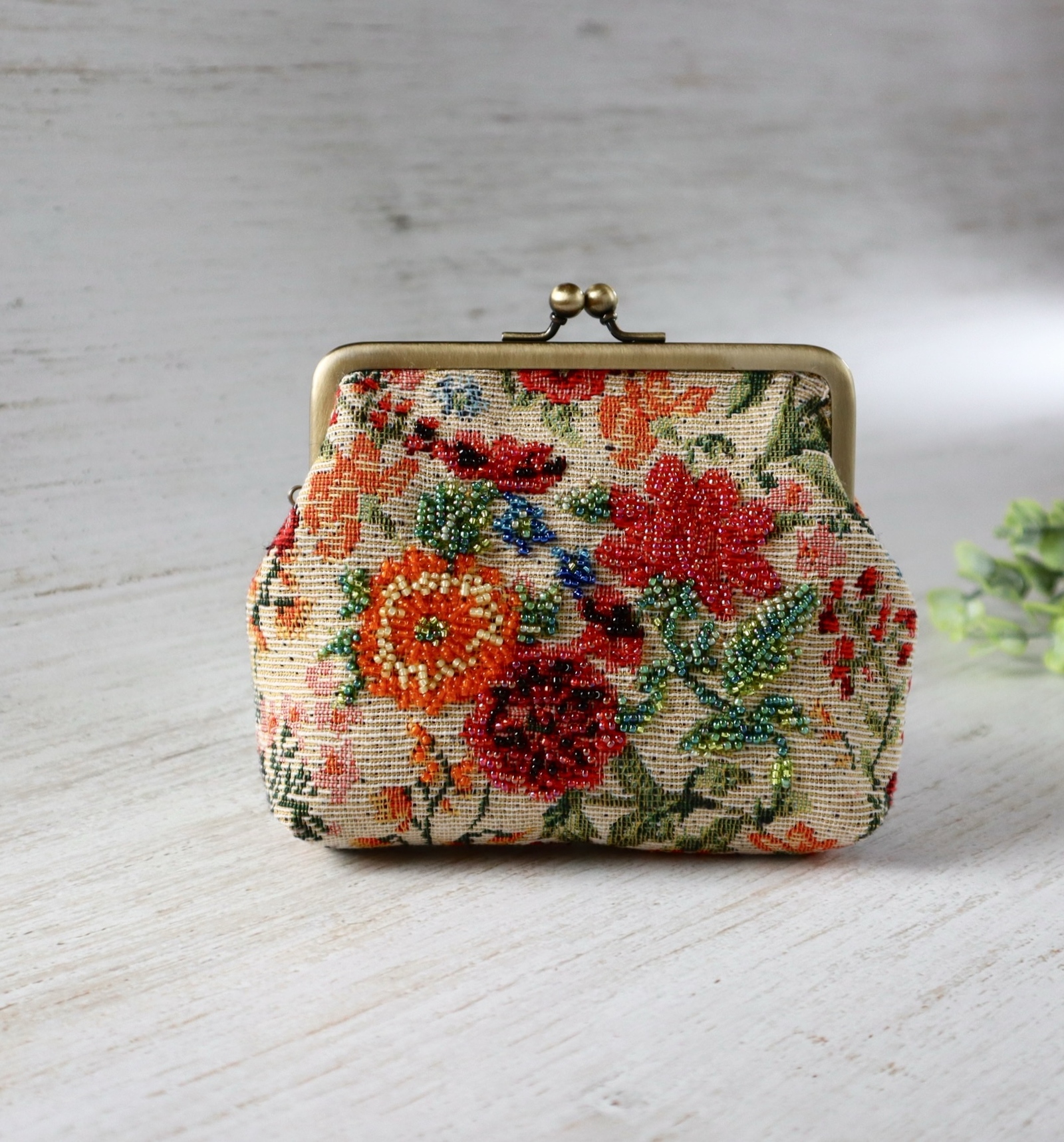 ビーズ刺繍のゴブラン織り親子がま口財布 可愛いお花柄 6,708円