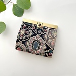 刺繍生地のコンパクトミニ財布　直線口金　ミニ財布