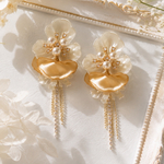 【ウェディング】ホワイトシフォン×フープのピアス／イヤリング　ウェディングアクセサリー　ブライダルアクセサリー　結婚式アクセサリー　ビジューアクセサリー