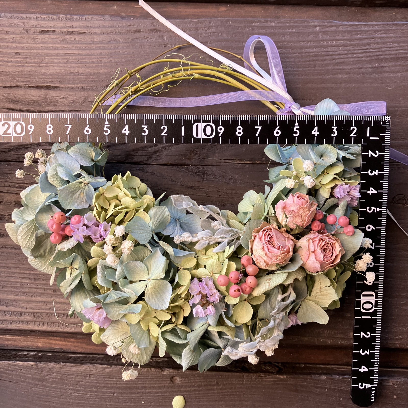 秋色紫陽花とミニバラ 優しい雰囲気のドライフラワーミニリース 20cm