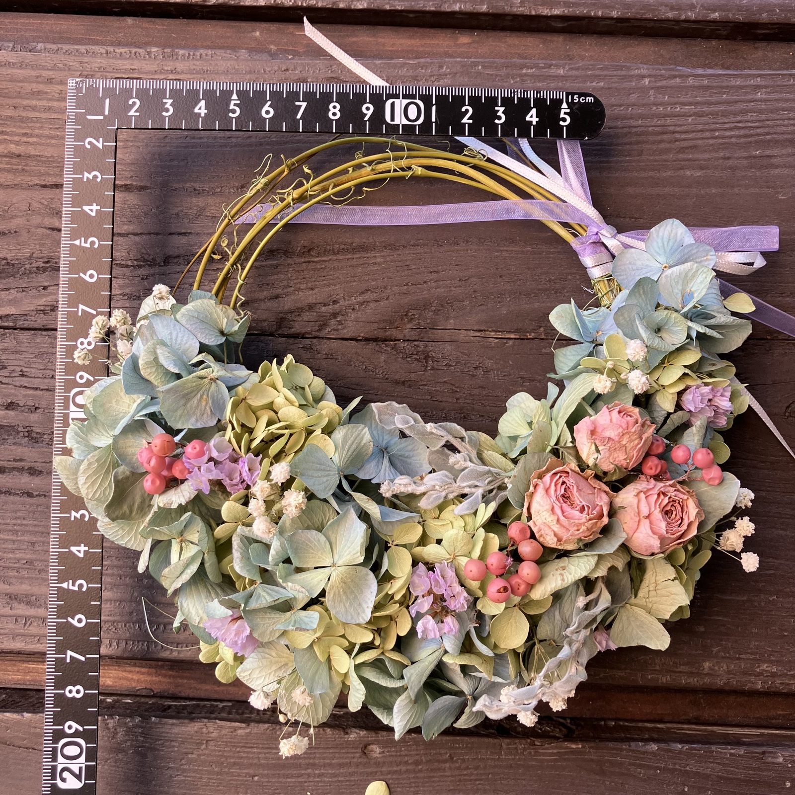 秋色紫陽花とミニバラ 優しい雰囲気のドライフラワーミニリース 20cm