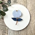 革とリネンのお花ブローチ・ブルー（レザーブローチ）　クリックポストOK