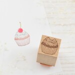 さくらんぼのカップケーキのはんこ スイーツはんこ