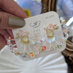 《mankai》 お花 white ピアス ／イヤリング