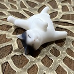 ぐうたらネコ箸置き（ハチワレ）
