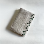 文庫サイズ✳︎手刺繍ブックカバー✳︎葉っぱ✳︎リネン