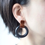 Donuts【レザーピアス 】color: black