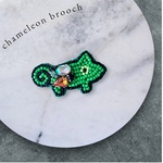 ≡再販≡ビーズ刺繍のエボシカメレオンミニブローチ