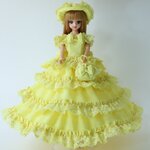 ジェニーちゃんのレモンイエローレースのロングドレス