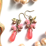  300円&送料無料！✴︎ピンクのお花&ストロベリー色ドロップピアス✴︎