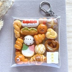 どうぶつパンいっぱい ミニチュアパンのポーチキーホルダー｜バッグチャーム