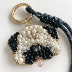 PUG🐶キーチャーム🔑🌟　バッグチャーム　dailymaily キーホルダー　大人アクセサリー　キラキラ　パール　