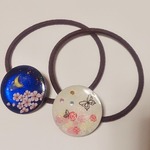 ヘアゴム２個セット(バラ園の蝶・月夜桜)
