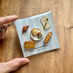 スクエアポーチに小さなbakery🥖