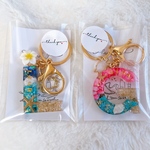 プチギフト/名前入り　ハンドメイド レジン イニシャルキーホルダー シェル