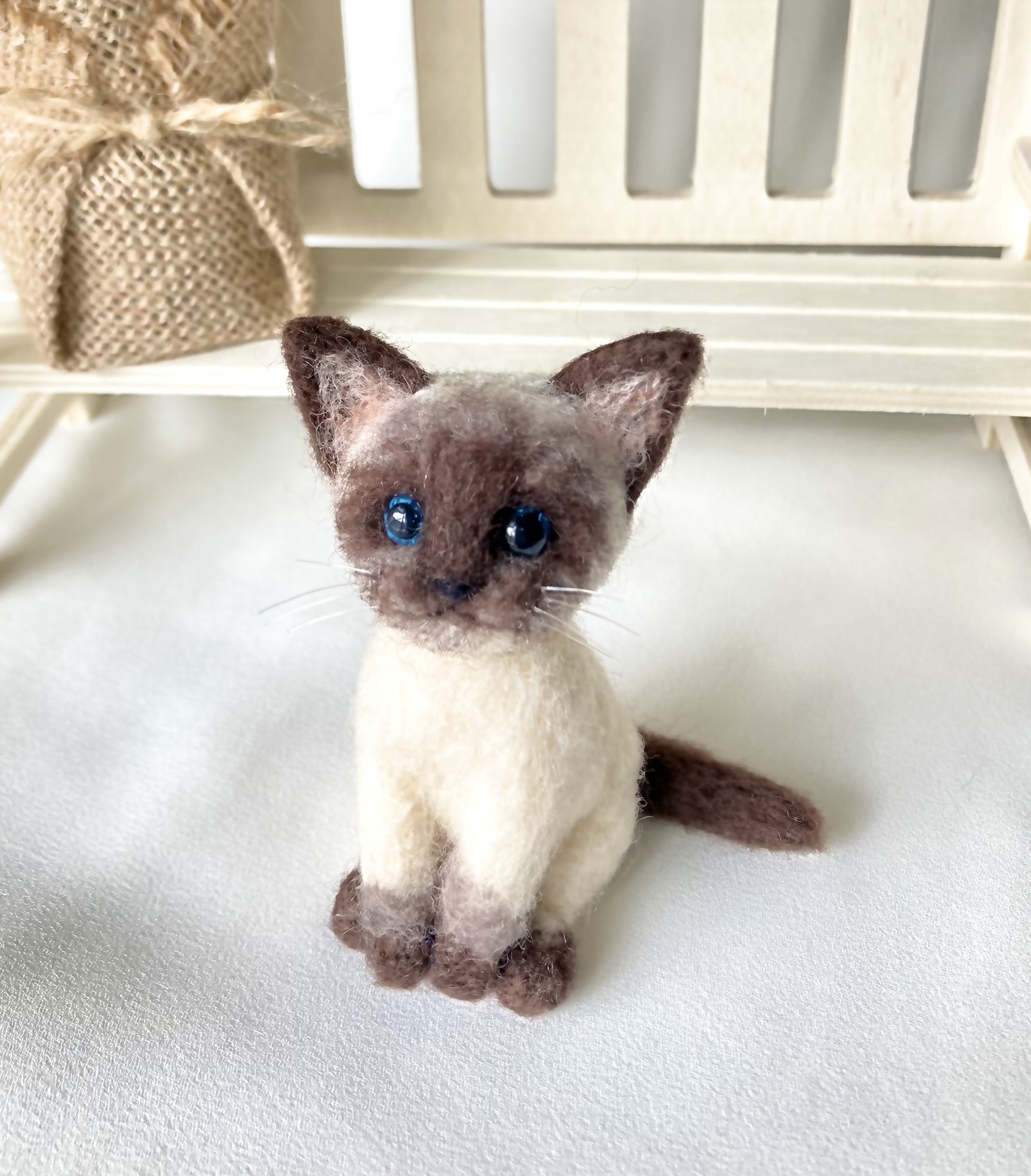 羊毛フェルト シャム猫 ミニチュア 置物 ドールハウス ぬいぐるみ うち