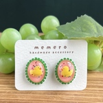 アヒルのおもちゃとビーズ刺繍のピアス/イヤリング (ピンク×グリーン)