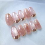 大人ピンクのうる艶ゴールドネイル 🩰｜フラッシュマグ 　結婚式/大人/上品/オフィス/くすみ/可愛い/付け爪/おすすめ/サイズ/淡色/シンプル/ベージュ/ニュアンス/ゴールド/ピンク/春/夏/秋/冬