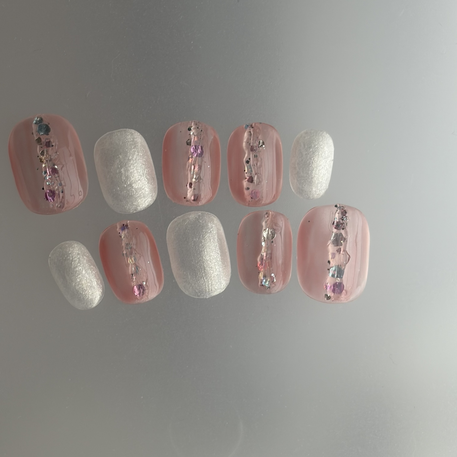 No.49】ピンクマグネット✖️縦ラメライン♡夏ネイル - soleil_tete