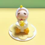 再販  コロリン♫ ヒヨコ抱えた にわとりさん ❤︎ホワイト