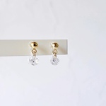 ノンホールピアス ジルコニア ブリリアントカット 4mm ジルコニアピアス　イヤリング　定番　華奢ピアス　ピアス　かわいい