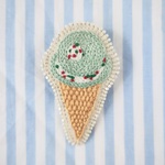 ホッピングシャワー風アイスの刺繍ブローチ_#190_ my daughter's favorite ice brooch