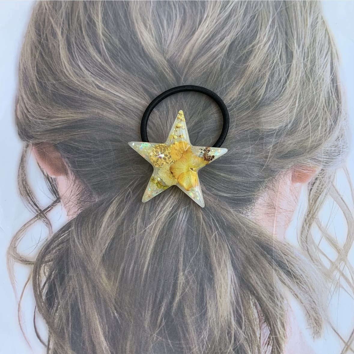 4464】星型 大きめサイズ 黄色いお花色々封入 ハンドメイドレジン