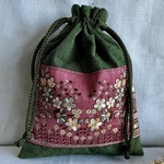 紬とインド刺繍リボンの和モダン巾着袋　緑